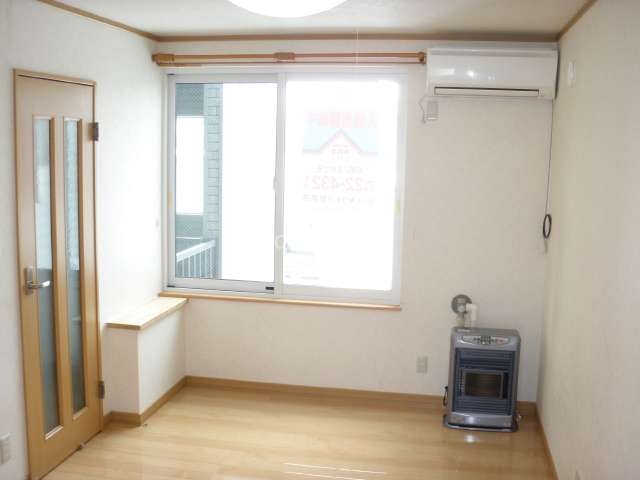 その他部屋・スペース　居間窓