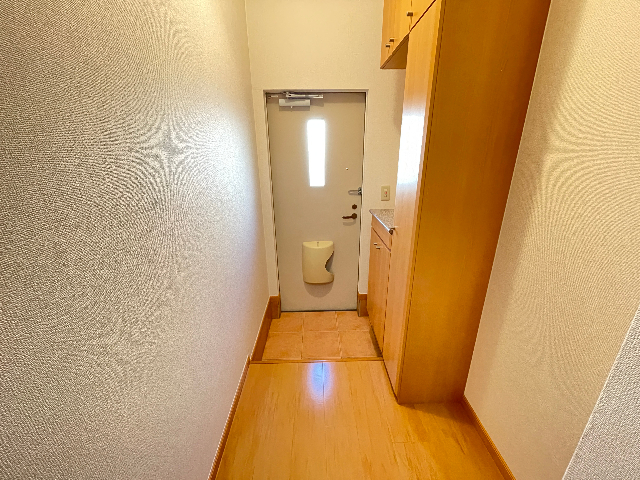 玄関　玄関は１階です