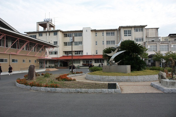 中学校　掛川市立桜が丘中学校（中学校）まで500m