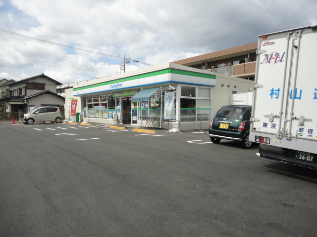 コンビニ　ファミリーマート日野栄町店（コンビニ）まで447m