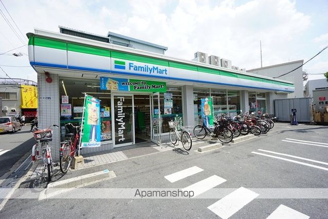 コンビニ　ファミリーマート摂津正雀駅前店（コンビニ）まで58m