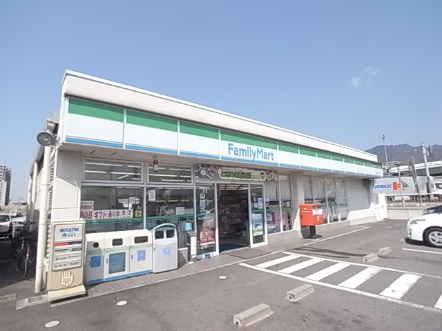 コンビニ　ファミリーマート摩耶海岸通（コンビニ）まで872m