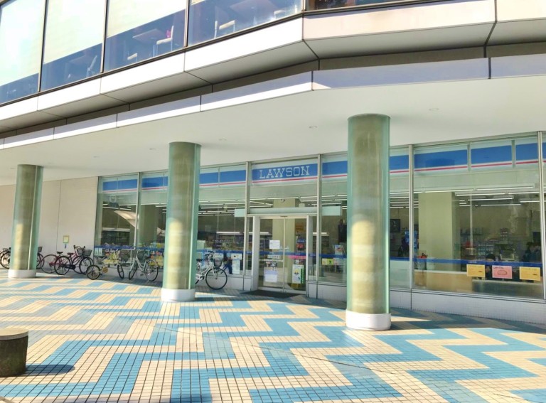コンビニ　ローソン 横浜伊勢佐木町ワシントンホテル店（コンビニ）まで110m
