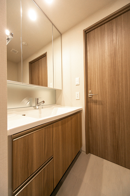 洗面設備　※写真は同タイプ住戸です。