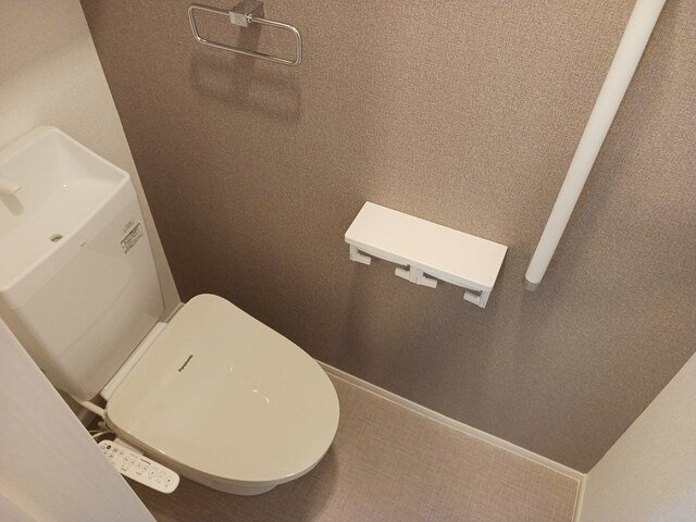 トイレ　落ち着いたトイレです