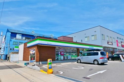 コンビニ　ファミリーマート南津守5丁目店（コンビニ）まで103m