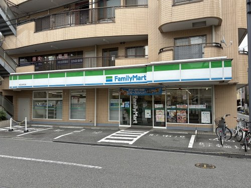 コンビニ　ファミリーマート幸区役所前店（コンビニ）まで386m