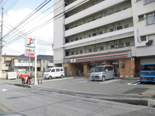 コンビニ　セブンイレブン 東菅野店（コンビニ）まで686m