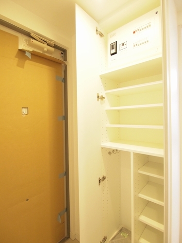玄関　※同じ間取り別部屋の写真です