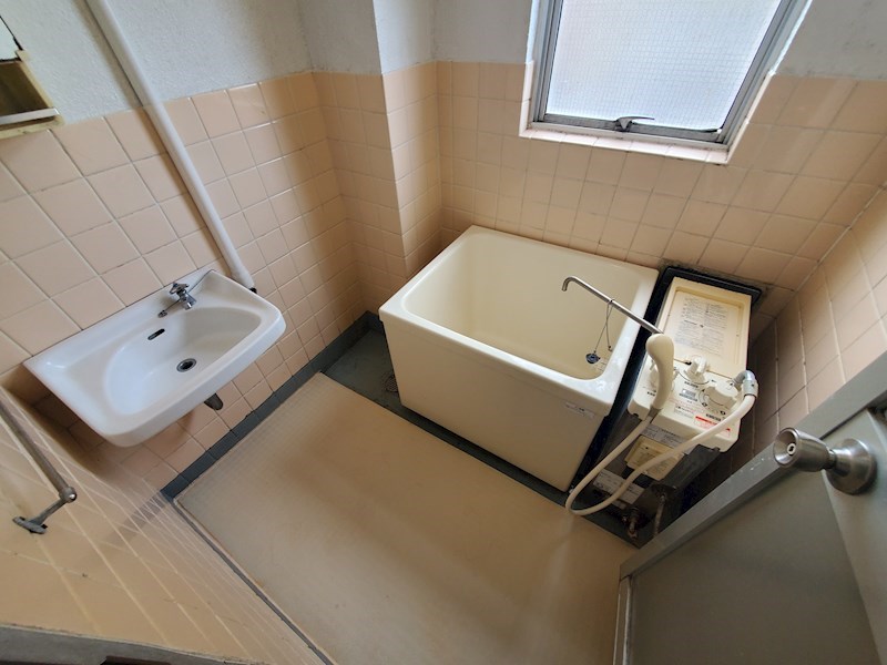 バス・シャワールーム　別部屋の参考写真です。