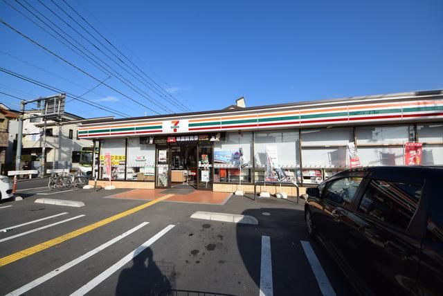 コンビニ　セブンイレブンさいたま堀の内3丁目店（コンビニ）まで388m