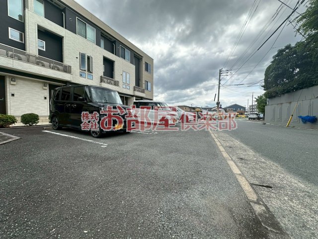 駐車場　車をお持ちの方に嬉しい駐車場付きの物件です