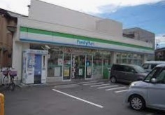 コンビニ　ファミリーマート南千住一丁目店（コンビニ）まで120m