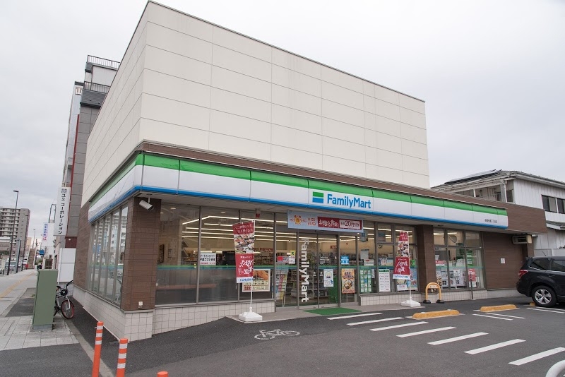 コンビニ　ファミリーマート板橋舟渡三丁目店（コンビニ）まで110m