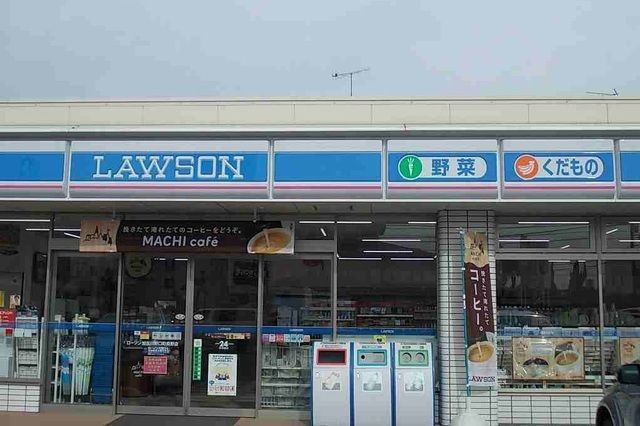 コンビニ　ローソン加古川平岡新在家（コンビニ）まで220m