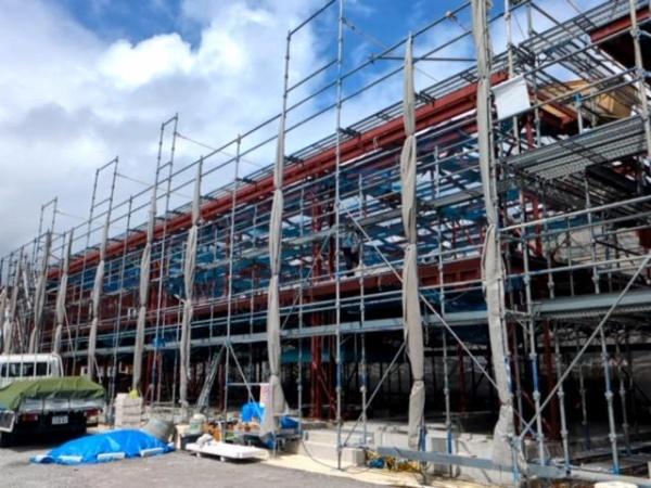 建物外観　建築中