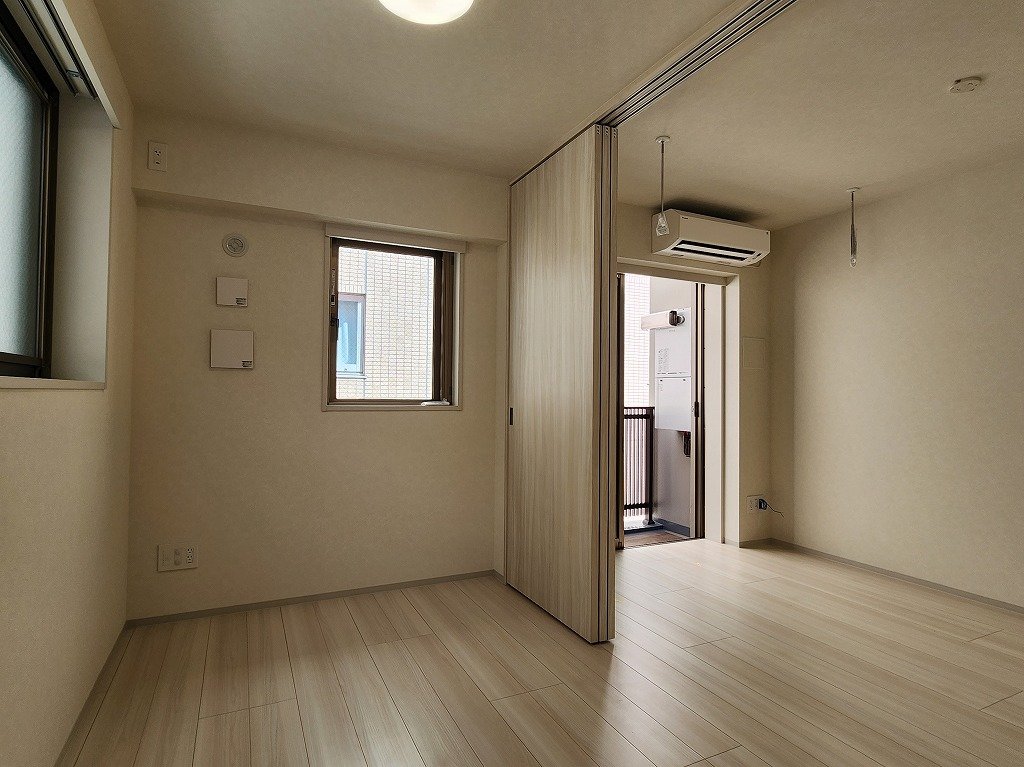 その他部屋・スペース　寝室エアコン設置可　建具もいい感じです。