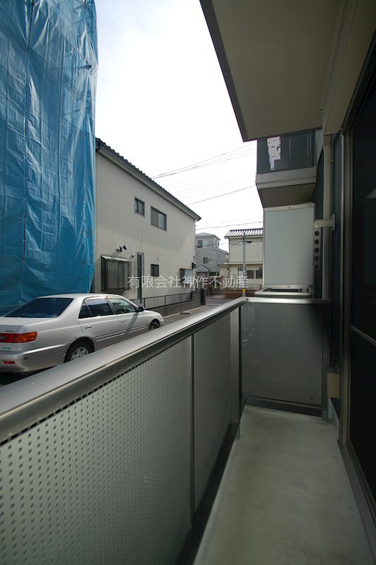 バルコニー　シャッター有