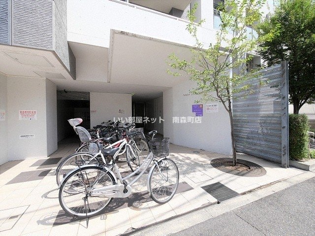 地下鉄谷町線 南森町駅 徒歩7分 8階建 築25年の外観写真