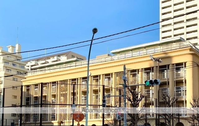 小学校　明石小学校特別支援学級（小学校）まで296m