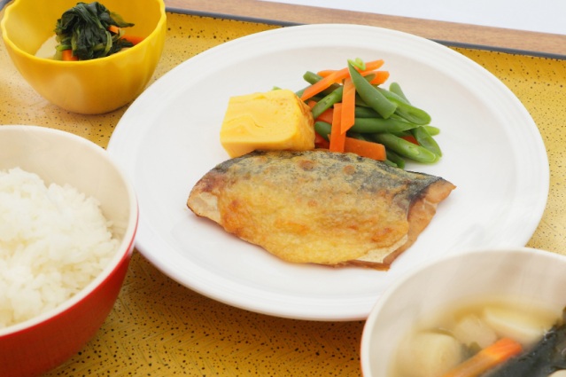 その他　夕食イメージ(管理栄養士監修のバランスの良いお食事をご提供)