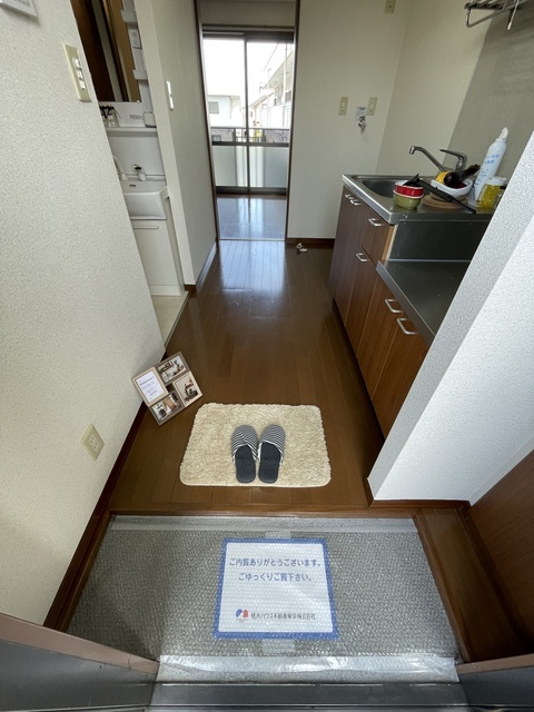 玄関　玄関から見たお部屋です☆