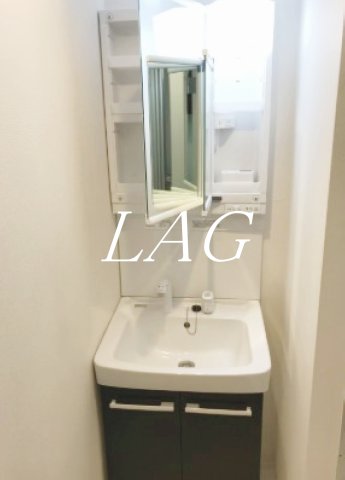 洗面設備　独立洗面台です。