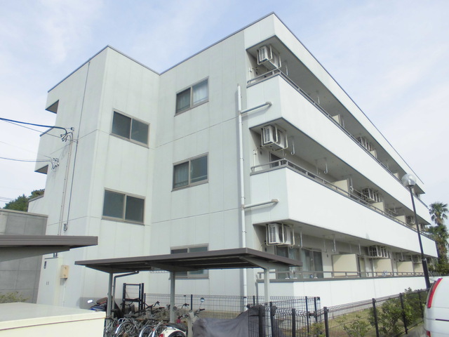 建物外観　鉄骨造賃貸マンション