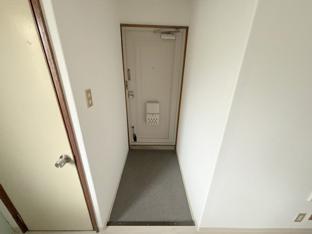 地下鉄谷町線 関目高殿駅 徒歩7分 4階建 築39年の玄関写真