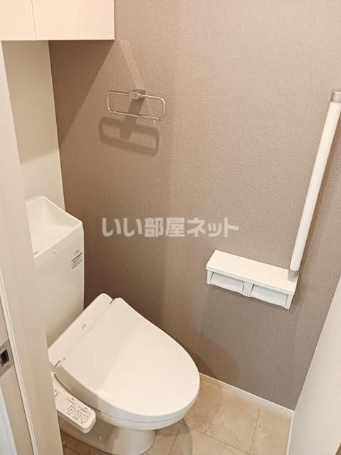 近鉄名古屋線 白塚駅 徒歩17分 2階建 築3年のトイレ写真