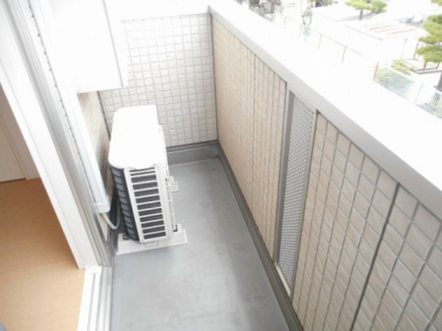 バルコニー　参考写真（同建物別部屋のものです）
