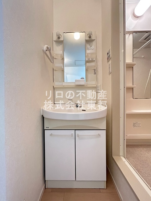 洗面設備　洗髪洗面化粧台なのでおでかけ準備もラクラクです☆