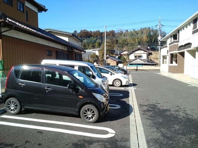 駐車場　駐車場に車を止められます
