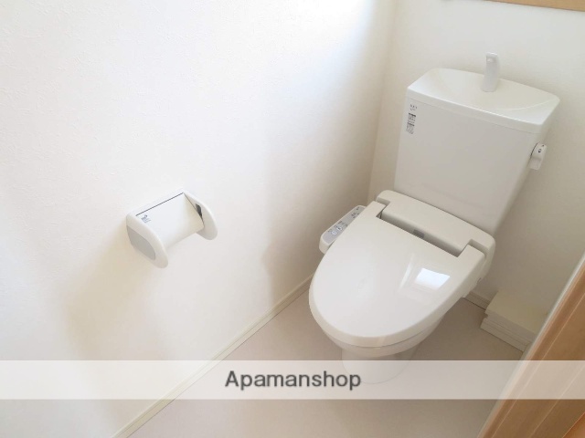 ＪＲ高崎線 赤羽駅 徒歩8分 3階建 築13年のトイレ写真