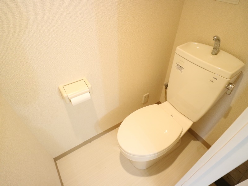 ウイング西院のトイレ写真