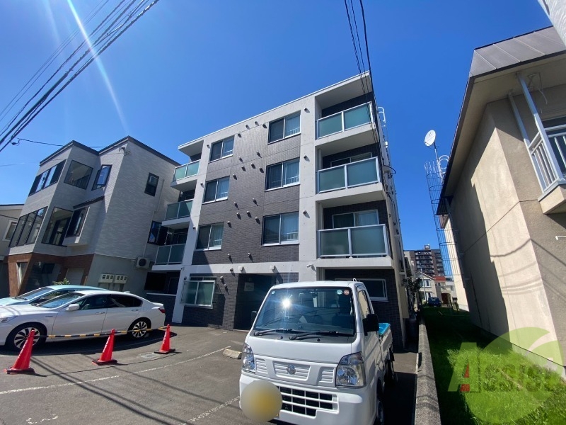 建物外観　札幌市中央区南４条「クローバー円山南」