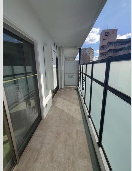 リアレクト白壁の内装写真