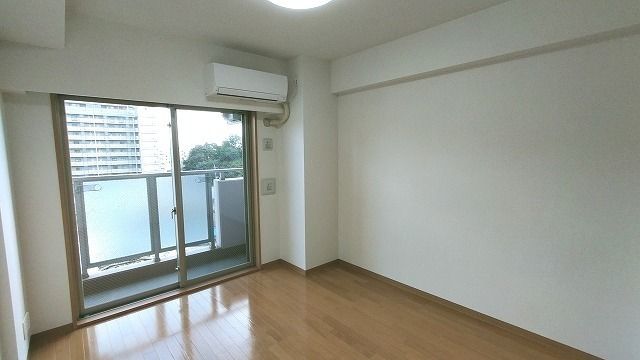 ＪＲ横浜線 町田駅 徒歩3分 7階建 築19年の居間写真