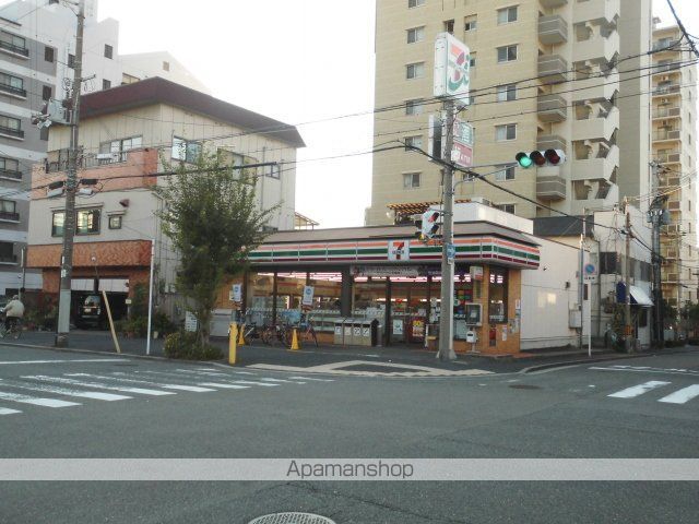 コンビニ　セブンイレブン（コンビニ）まで299m
