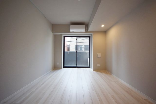 ＪＲ山手線 西日暮里駅 徒歩9分 5階建 築11年の居間写真