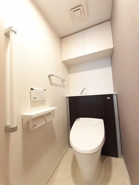 京王井の頭線 新代田駅 徒歩4分 4階建 築5年のトイレ写真