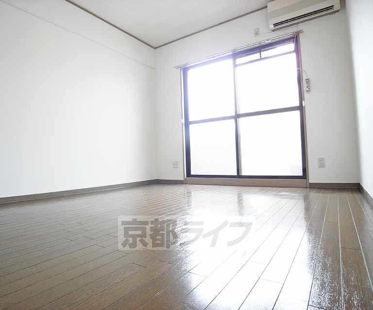 地下鉄烏丸線 北大路駅 徒歩20分 4階建 築32年の内装写真