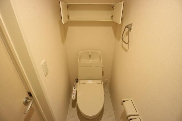 東武伊勢崎線 谷塚駅 徒歩19分 2階建 築11年のトイレ写真