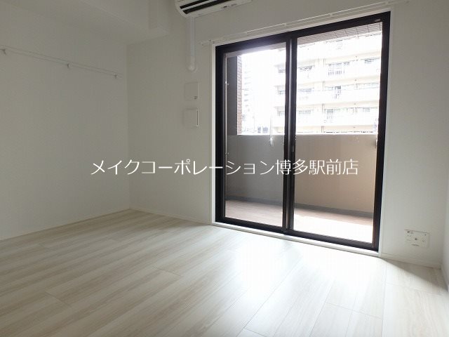 バルコニー　※入居中の為別部屋写真使用現状優先