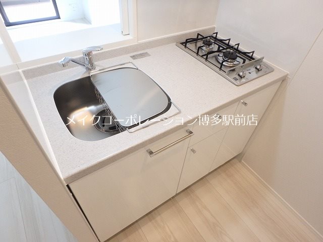 キッチン　※入居中の為別部屋写真使用現状優先