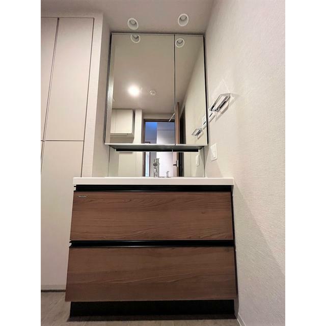 玄関　参考写真（同物件別部屋）