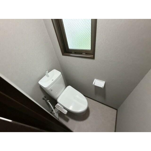 ＪＲ京浜東北線 鶴見駅 徒歩16分 3階建 築39年のトイレ写真