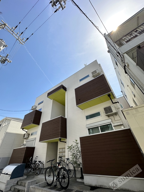 建物外観　スタイリッシュな建物です♪