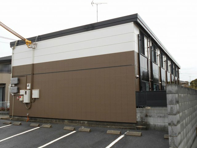 神戸電鉄三田線 神鉄道場駅 バス乗車時間：11分 最寄りバス停で下車 徒歩5分 築26年