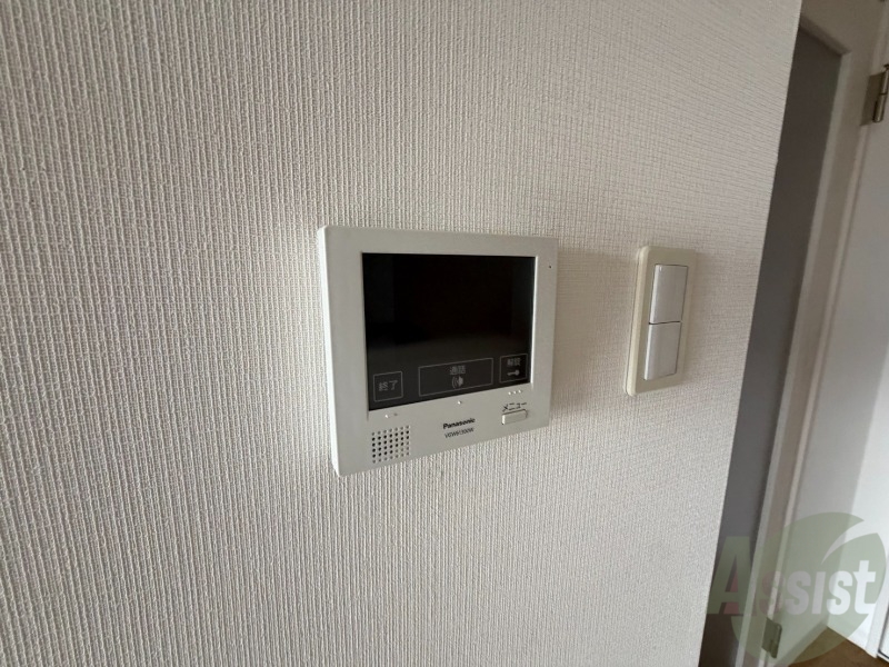 セキュリティ　ＴＶモニター付インターホンです。来客者の顔が見えるので安心！